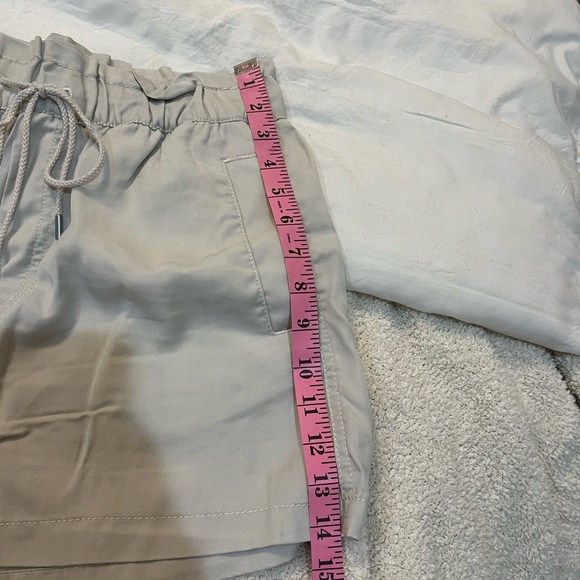 Loft, 100% Lyocel, drawstring waist shorts. Size S - Picture 8 of 9